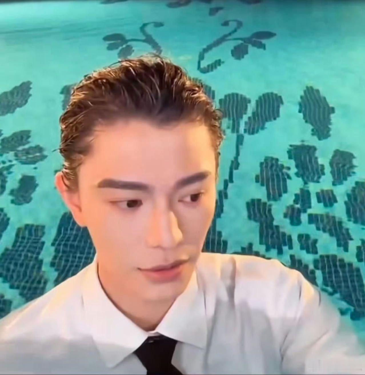 丁禹兮剧宣发力了丁禹兮张海虾什么时候复活呀演员用心对待角色的样子格外动人，丁禹