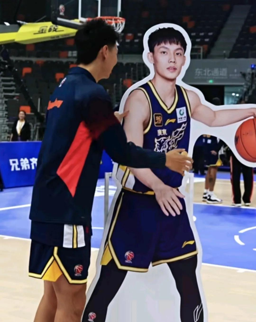 广东目前三名外援关系不错，相处很好，无话不谈的那种，各自都说出怎样来到广东的。