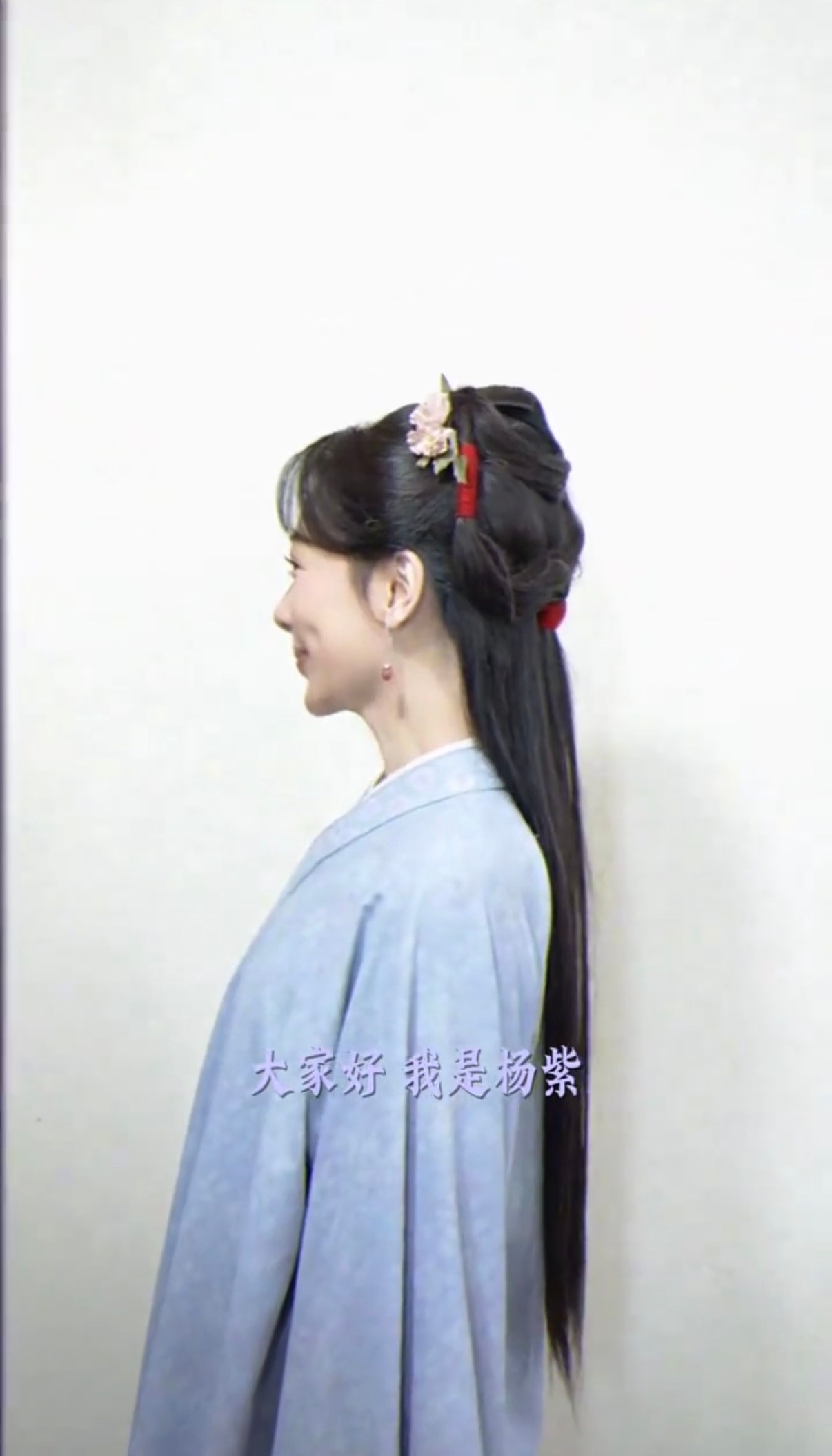 一半杨紫一半杨黑杨紫把一半脸涂黑了人怎么可以这么抽象