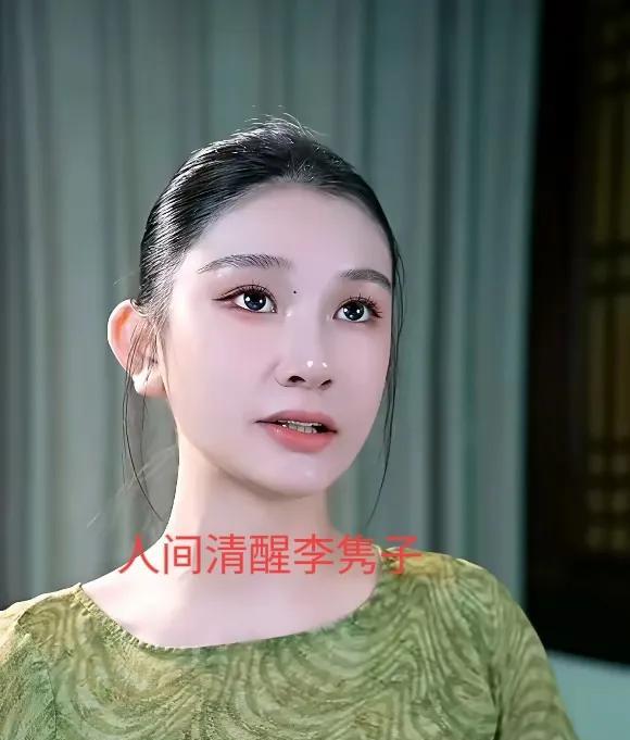 李隽子一场直播，把杨子的脸面放在地上反复摩擦，真不需要杨子嫌弃李隽子个子太高，李