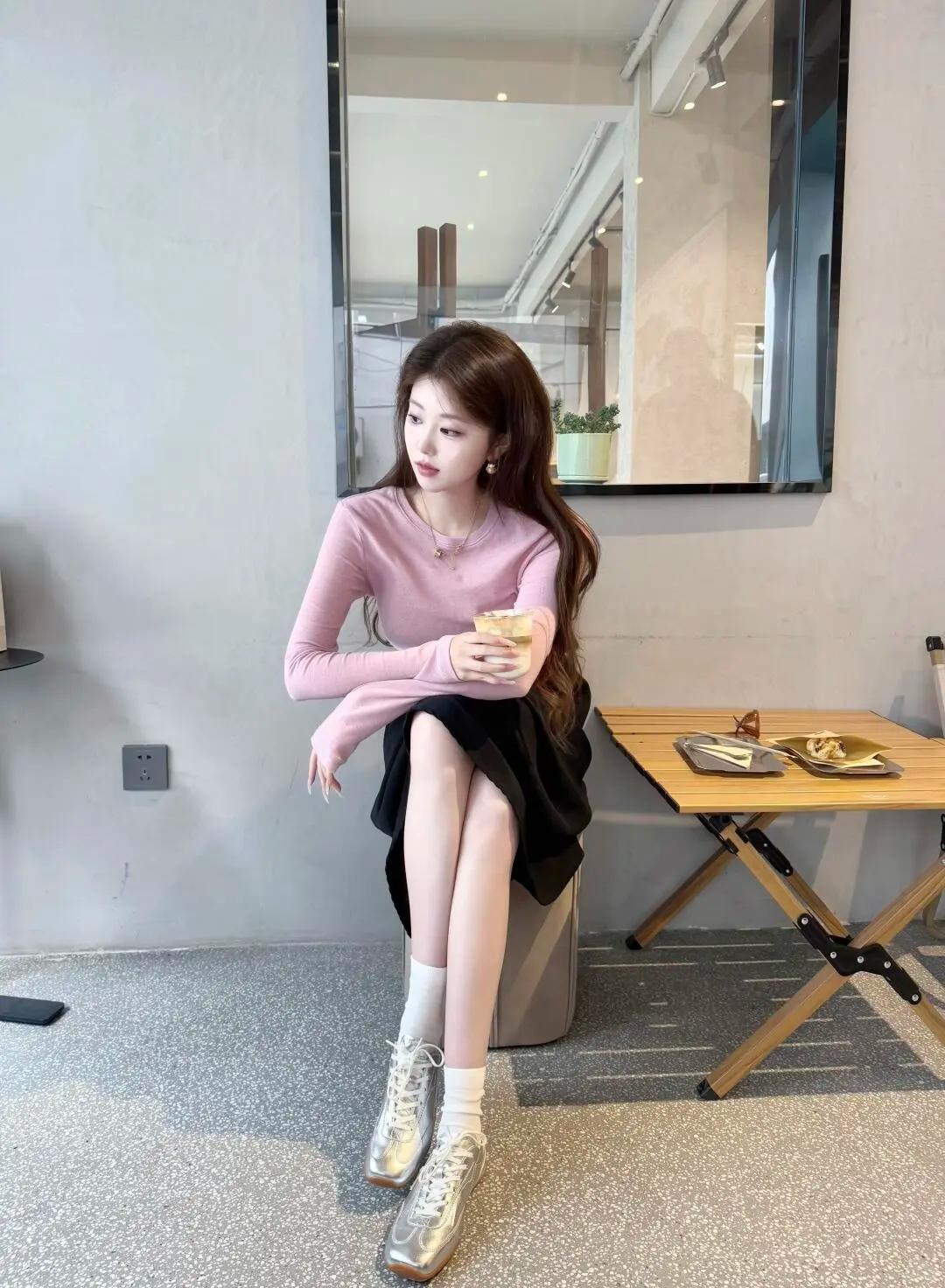 浅尝一口秋日的甜，咖啡和温柔都在线✨