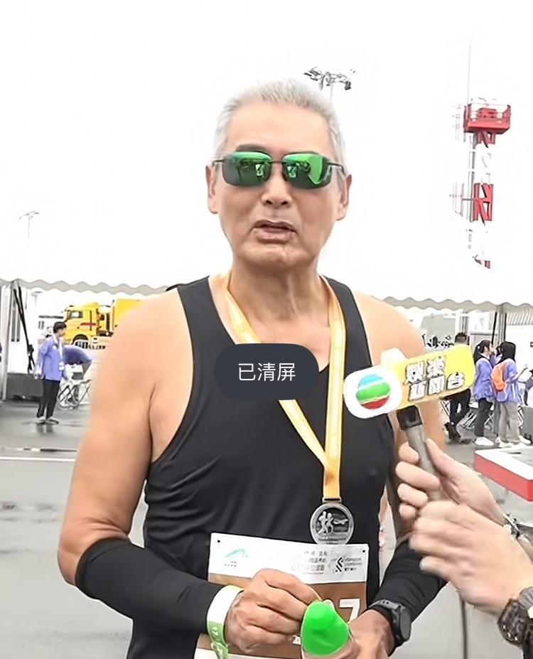 有氧运动和无氧运动哪个会更显年轻？周润发和吕良伟的状态告诉你！周润发，70岁