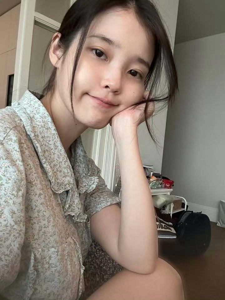 iu李知恩ins更新