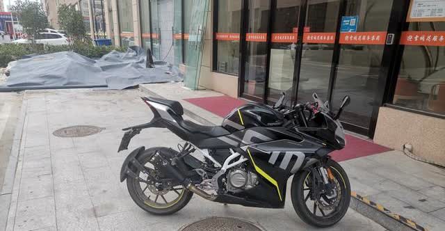 双缸250为啥不如单缸250？双缸250和单缸250比，虽有优势，但性价比和