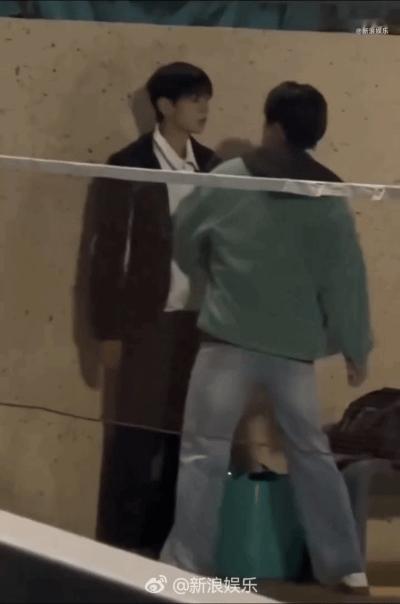 难怪短剧势头起来了，原来拍戏是真打，都缝针了，那个上看着挺严重，两人私下是不是有