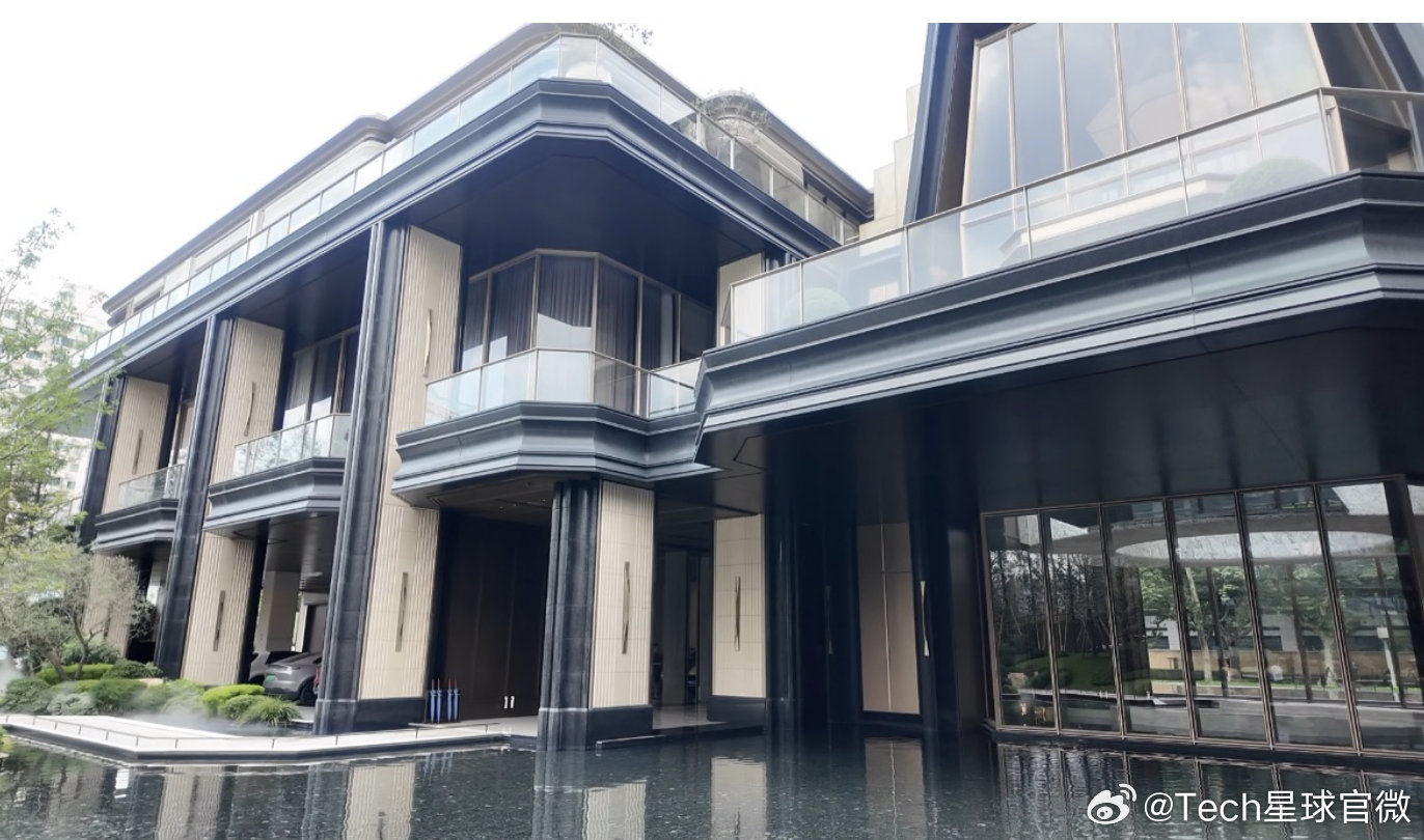 【上海核心豪宅市场强势回温】上海豪宅一分钟狂卖一个亿近日，上海“全国地王”