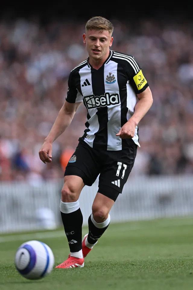 【如虎添翼】苏格兰队主帅斯蒂夫-克拉克透露，他有意征召纽卡斯尔边锋哈维-巴恩斯进