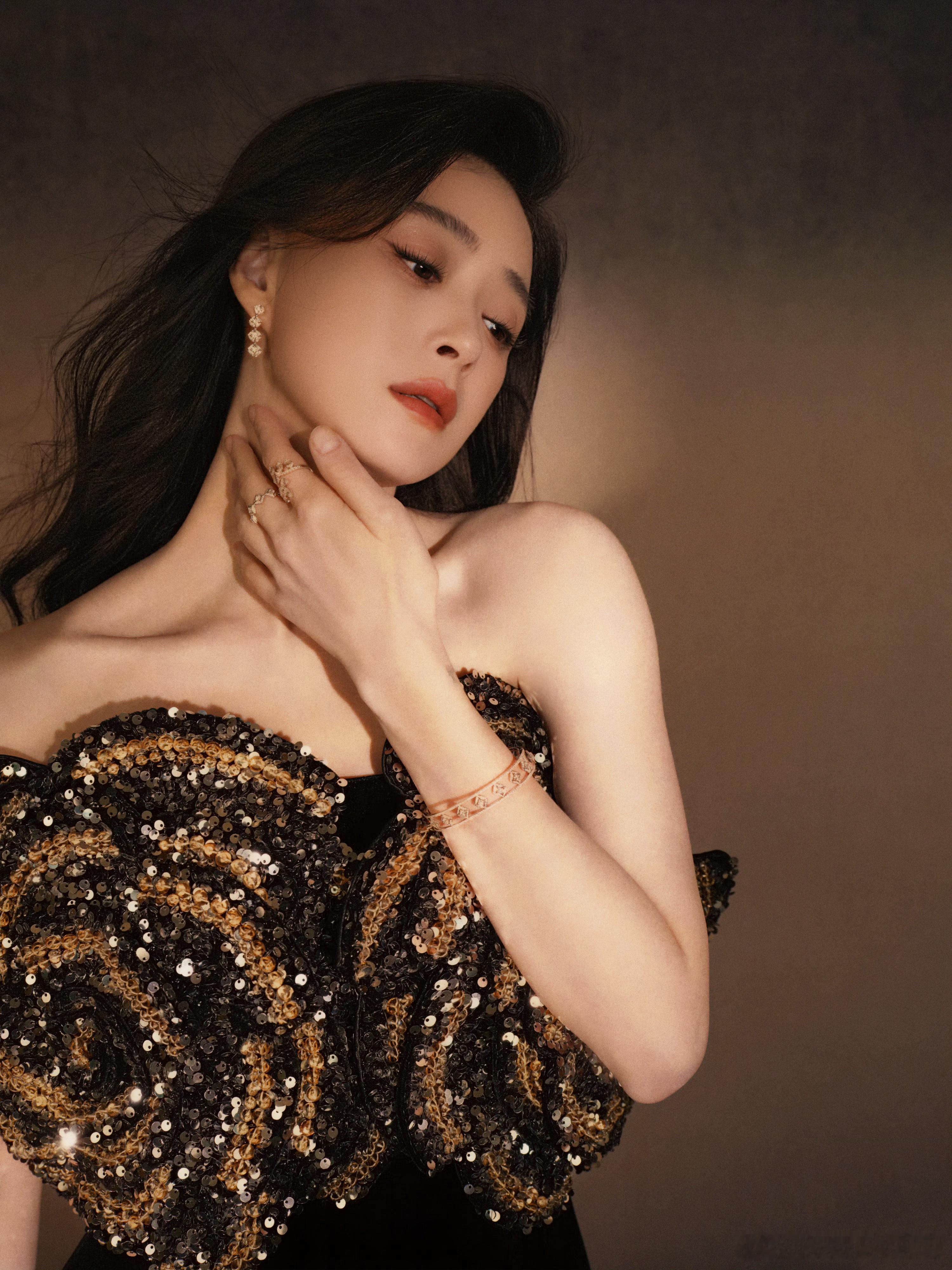 蒋欣蒋欣哭了不许哭了！美的太猖狂！​​