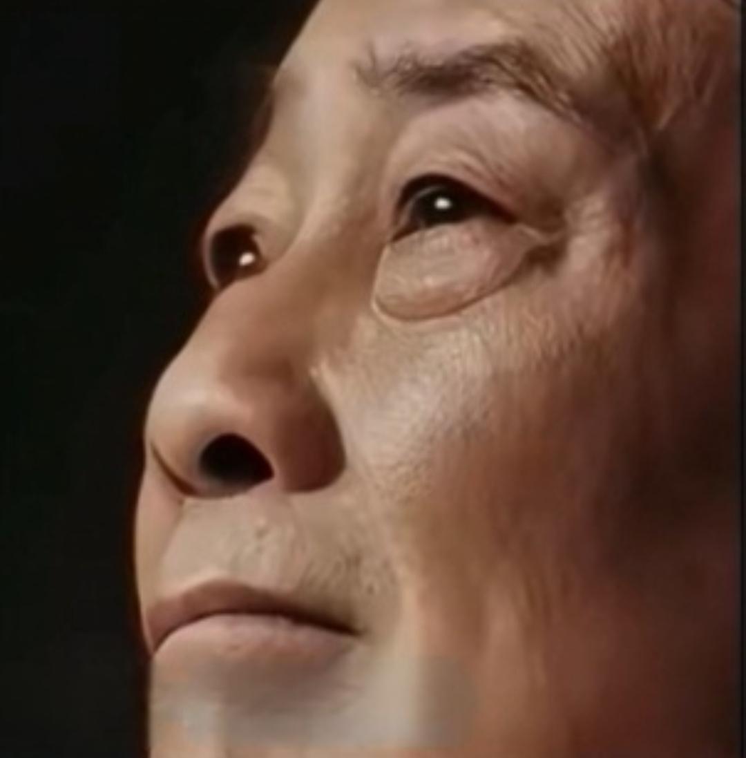 宗庆后九泉之下，心在滴血。一辈子拼搏打下的江山、筑造的娃哈哈商业帝国。随着继