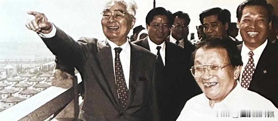 1998年10月8日，荣毅仁在无锡江阴市华西村进行考察，深入了解了华西村的发展情