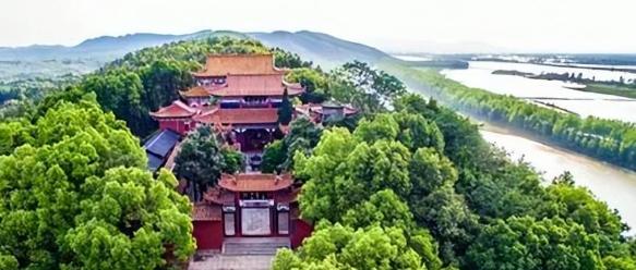 1943年3月，日军寇侵入湖南澧县烧杀奸，残暴至极。那些被火焰吞噬的村庄和倒