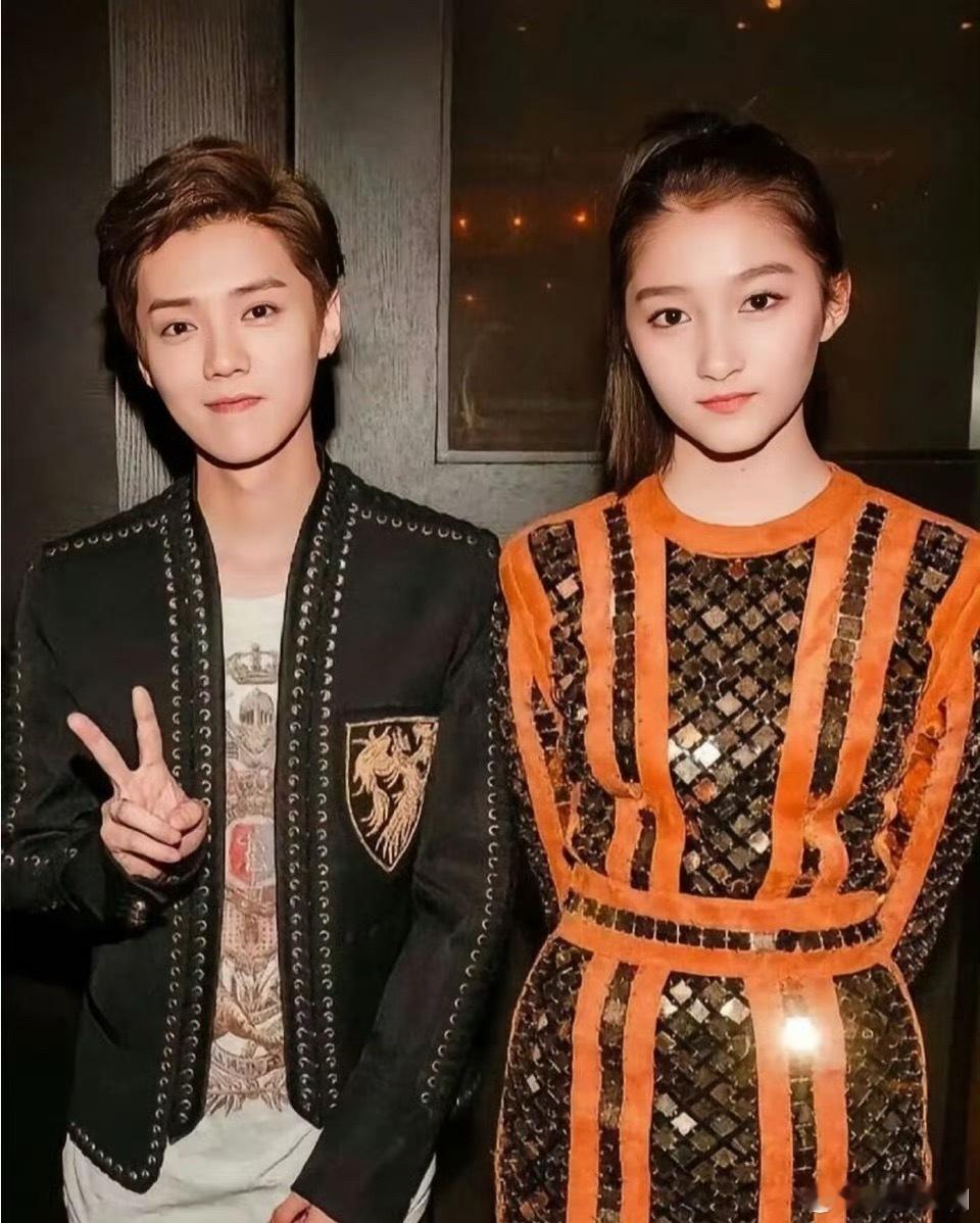 关晓彤、鹿晗两位金童玉女现在还有人惋惜他们分手吗？关晓彤也算是体面，这么久没有任