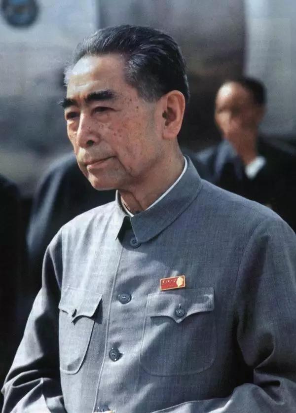 周总理最后一次参加追悼会，当场失声痛哭，徐向前元帅：你病成这个样子，怎么还来？