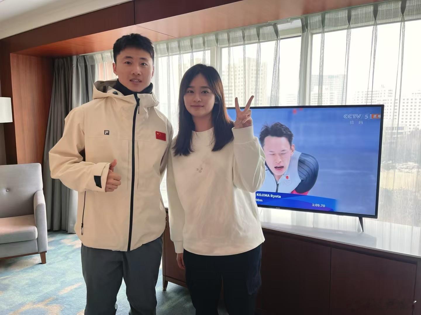 王心迪徐梦桃双金去年差不多时间，有幸和心迪老师对话，在电梯和梦桃老师视频了下，