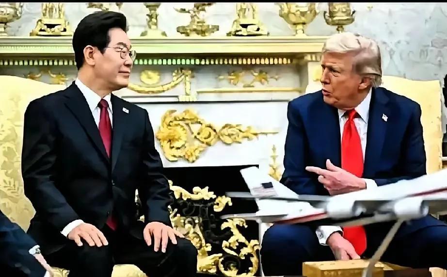 川普和李在明唠唠家常：你们韩国人怎么那么爱吃泡菜？李在明：这没啥奇怪的。就像