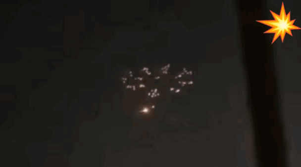 昨晚飞到特拉维夫上空的集束导弹，散出美丽的焰火。这画面看着就很爽。导弹在天上