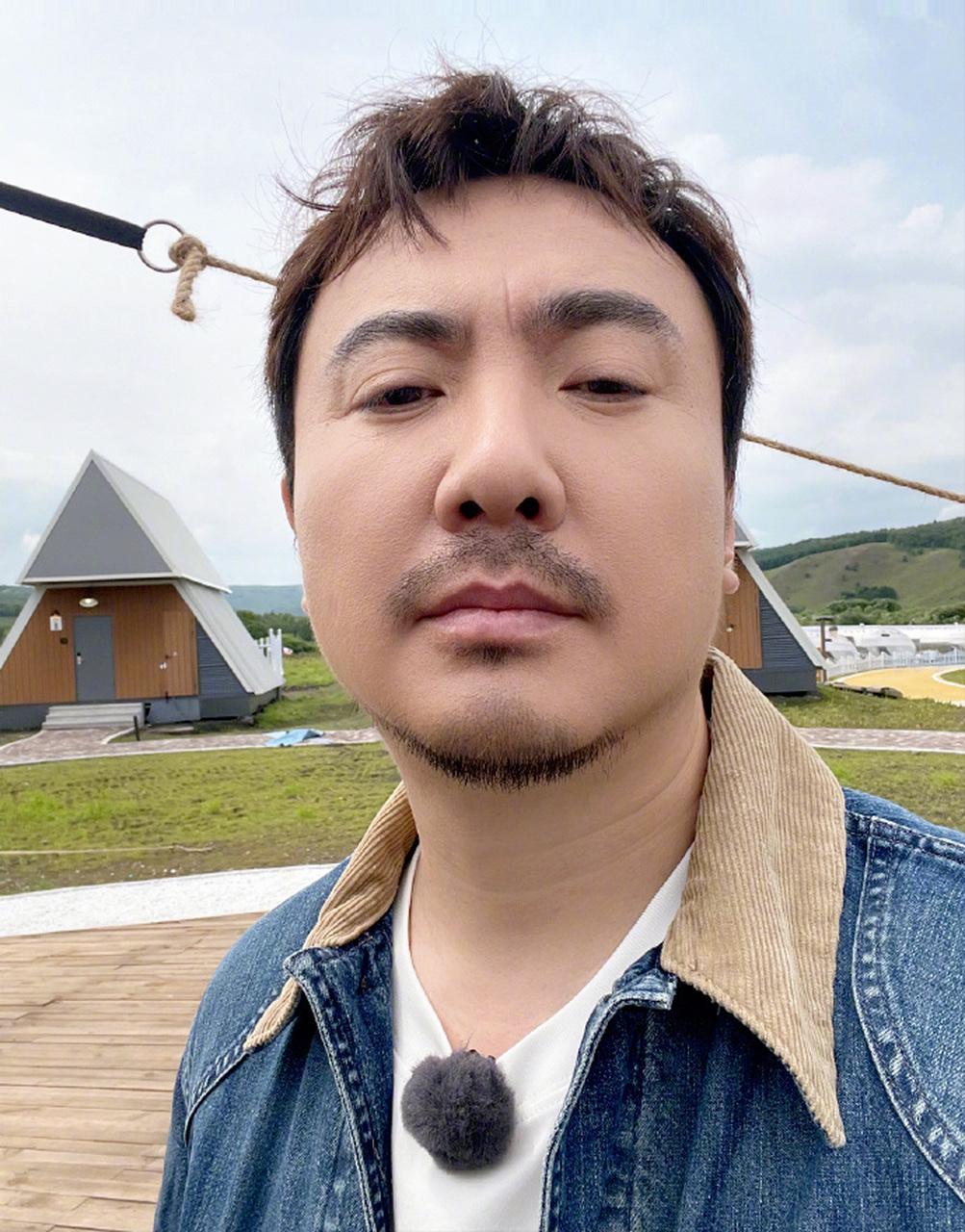 吴彤暗讽沈腾退出王牌，最新一季王牌大换人引发观众不满。对此，吴彤在采访中表示，艺