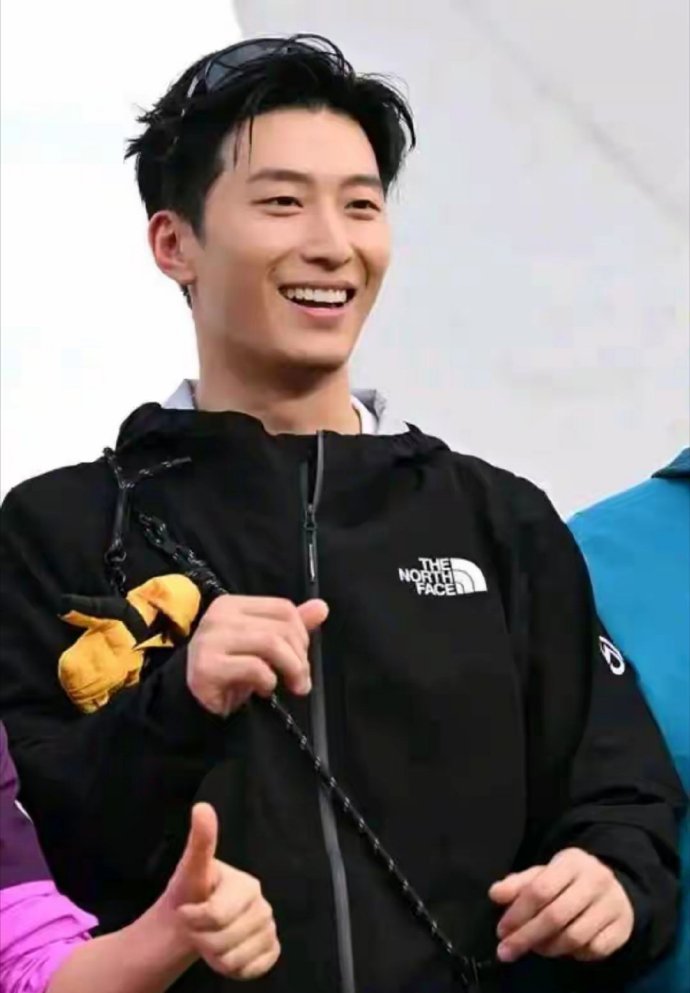 窦骁卫冕中国杯帆船冠军：演员只是副业，他活成内娱最野运动大神12月14日的香港