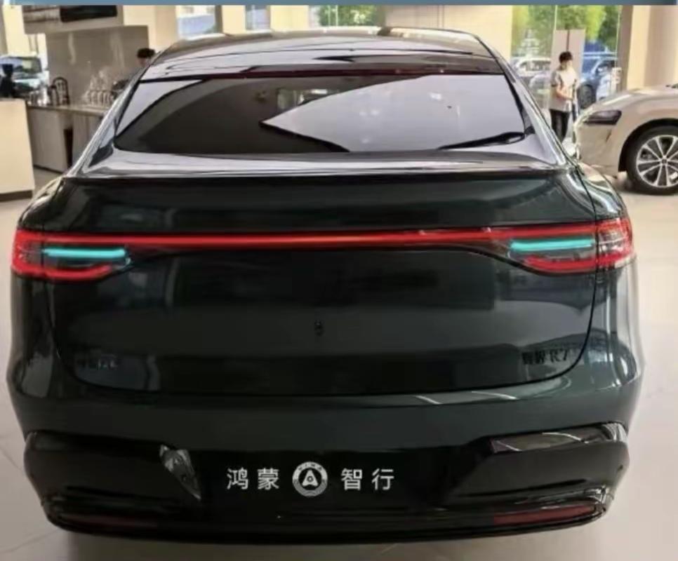 我来说给你听：自2025年7月1日起，L3级及以上自动驾驶车辆必须配备自动驾驶