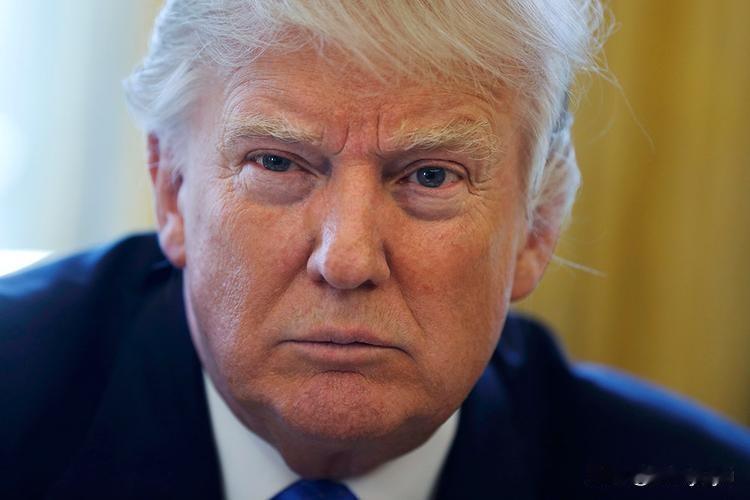 72小时！特朗普一边嘲讽哈里，一边准备国宴迎接他父亲哈里王子刚到基辅，特朗普就