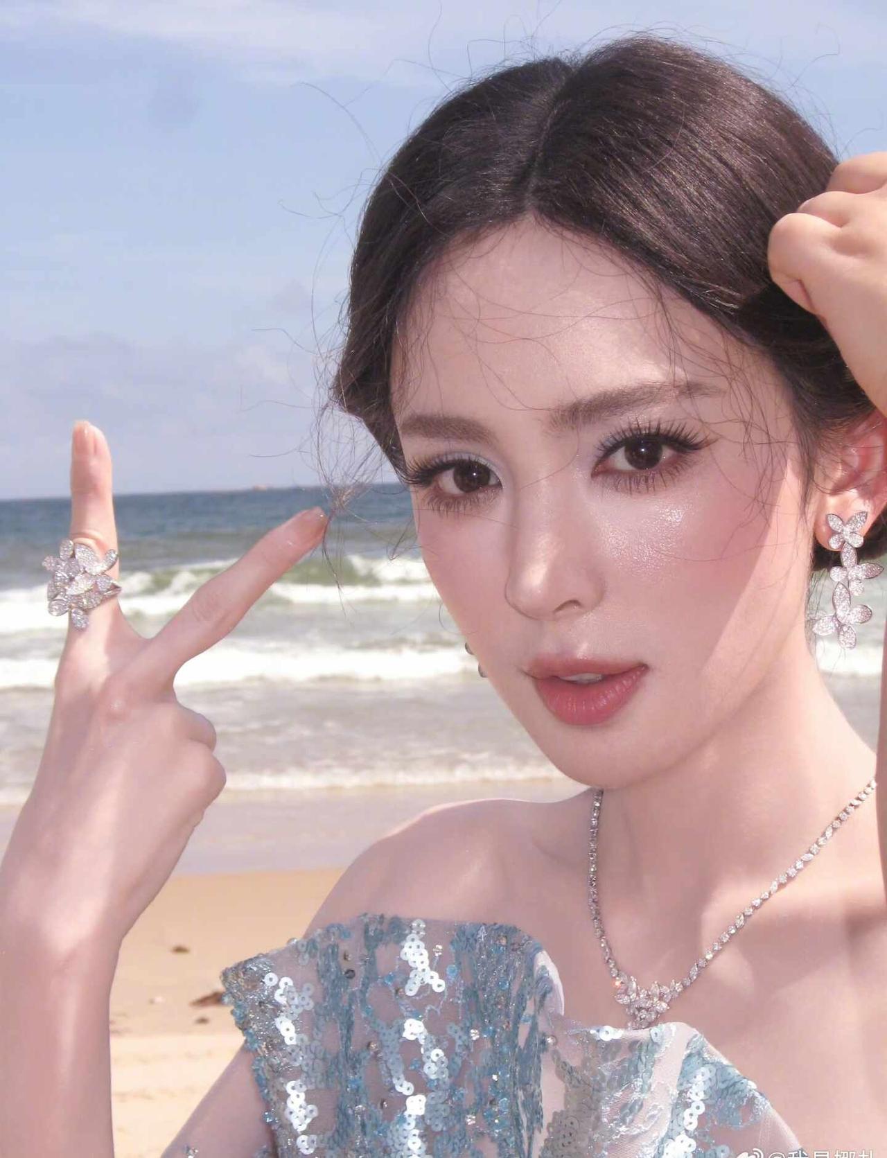 娜扎ᜊ•͈⌔•͈ᜊ美貌直出明星封神的瞬间气质女明星盛世美颜美出新高度