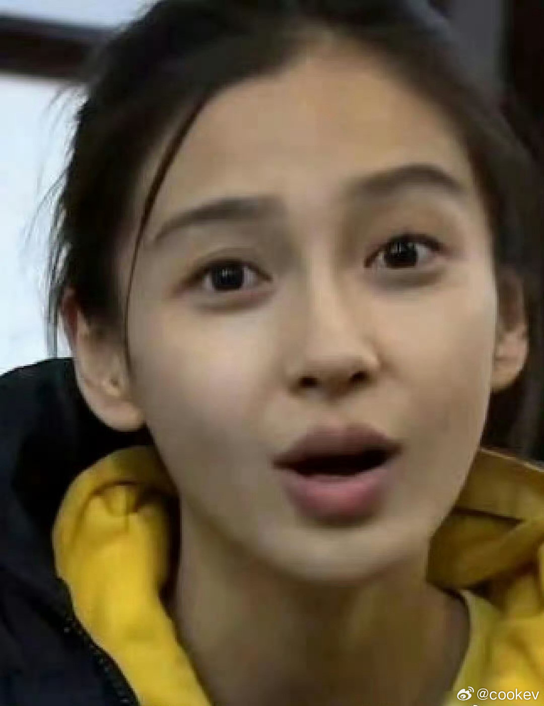 早期跑男里面没有死白滤镜，没有妆发，anglebaby居然还能美得这么无可置疑，