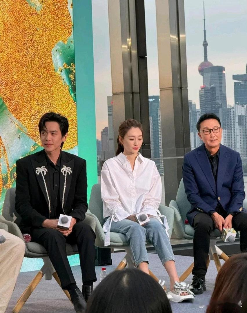 李小冉原生镜头状态太惊艳！妥妥同龄女星天花板，48岁的状态，竟然比年轻人还要少女