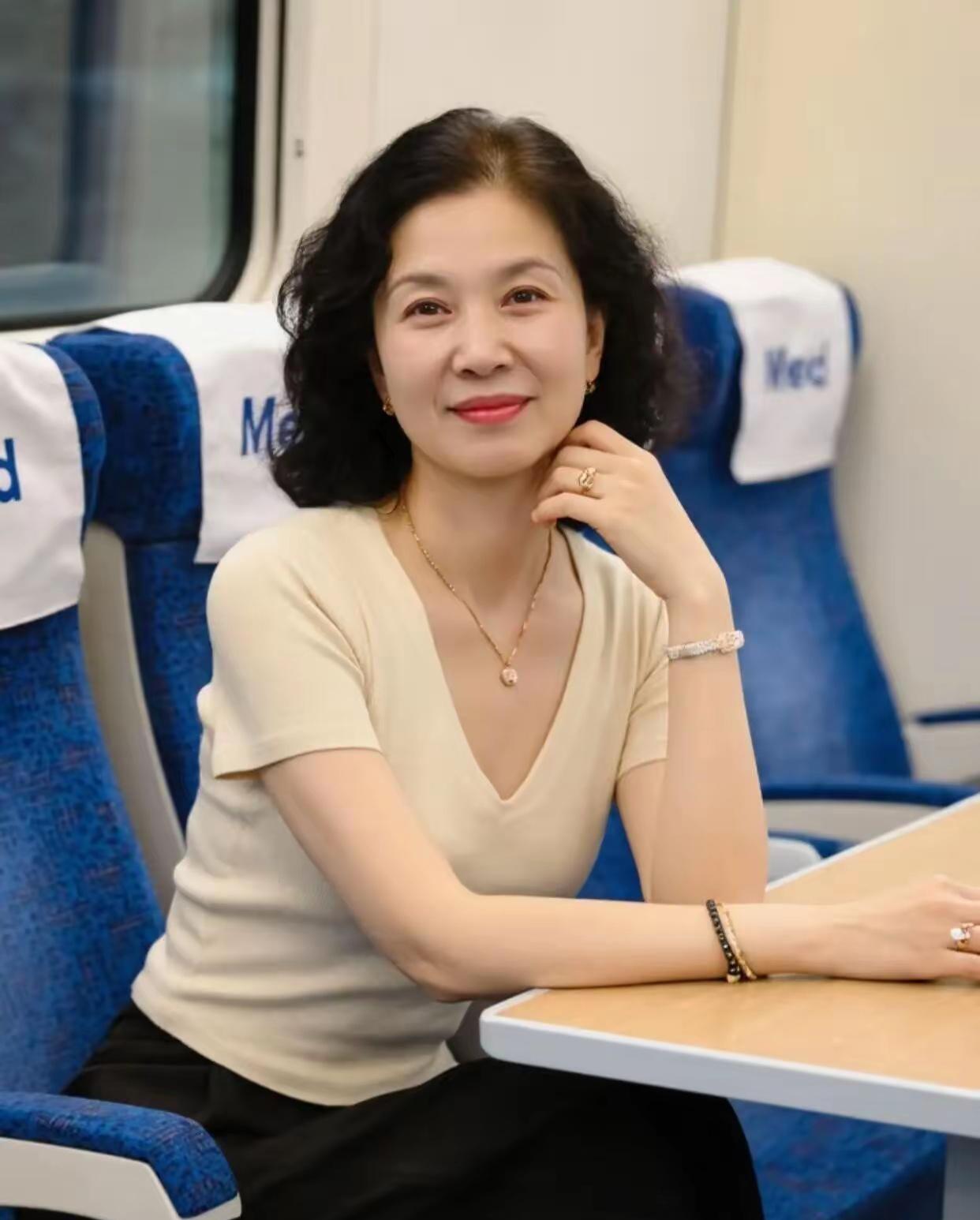 阿德勒说：关系的尽头是利益，人性的尽头是自私。世界的运转规律，就是价值交换