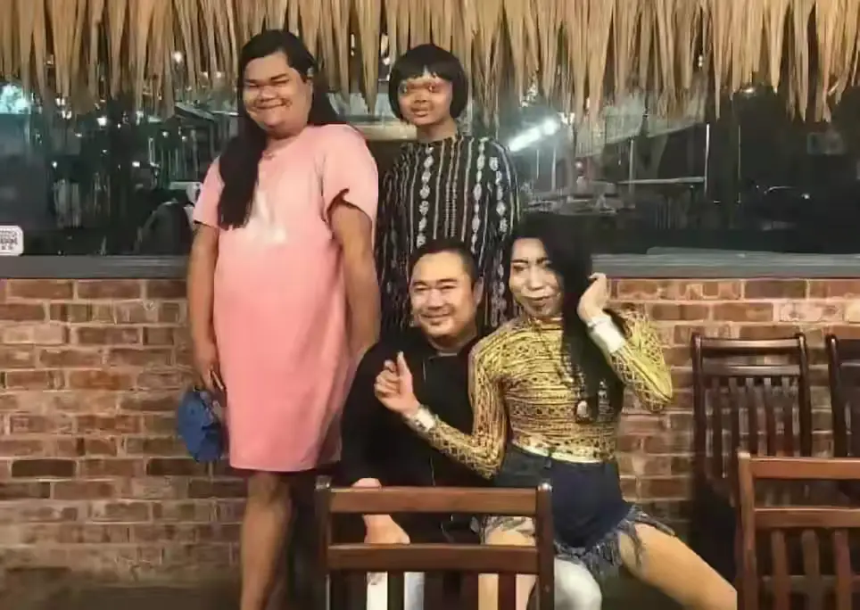 假如世界上只剩下这三个女人，你会选择哪个？？