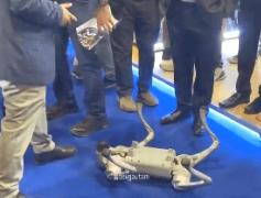 这次可没惯着印度！印度举办国际AI峰会期间，从用中国机器人冒充自己的，到展示