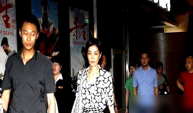 王菲和李亚鹏在巴黎合体了！谁能想到，离婚11年后，这对昔日夫妻竟然还能如此“体面