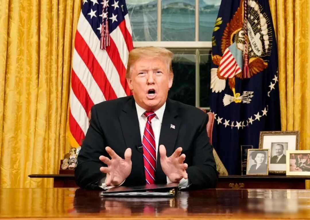 难怪突然对华变脸，特朗普收到“求救信”：美国被戴上紧箍咒？最近网上都在说特朗普