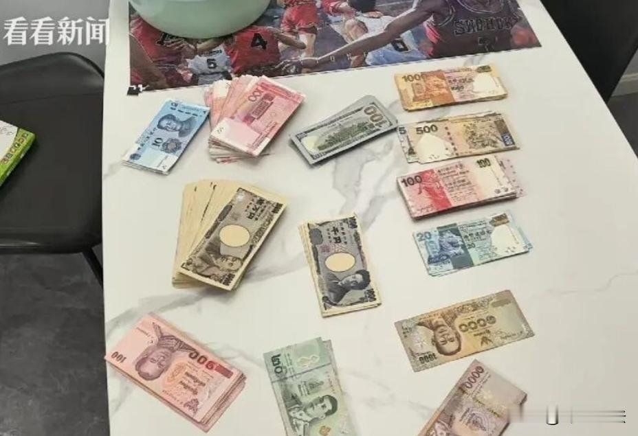 上海，大爷在衣柜里藏了20万私房钱，旅游回来一掏钱没了。他第一反应是老婆拿的，但