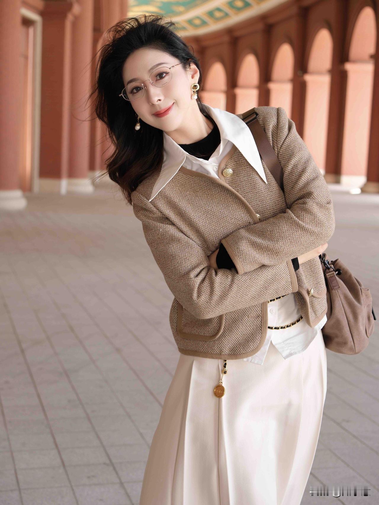 初春的日光最温柔🍃||脱下厚重冬衣，换上轻盈心情今天搭了副平光镜，文艺又提气