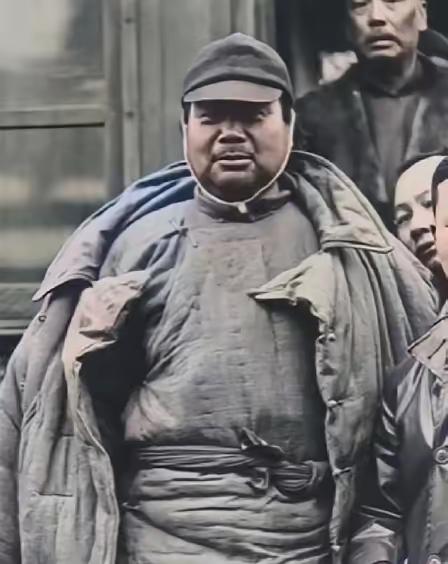 1928年，冯玉祥带兵火烧少林，屠杀武僧，大火烧了40天，大量古建筑和文献付之一