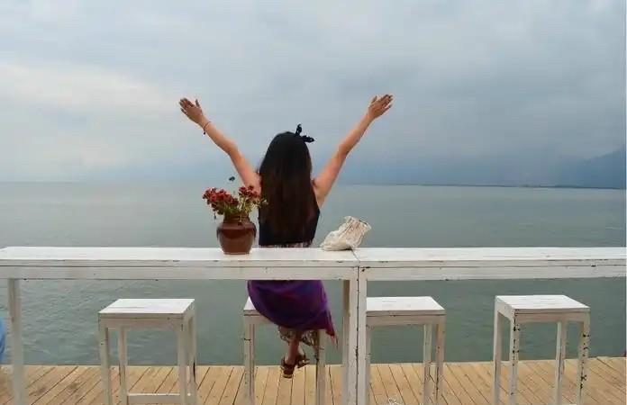 我突然有了一个人出去旅游的想法，想锻炼一下独处的能力！于是和一位经常自己出去旅游