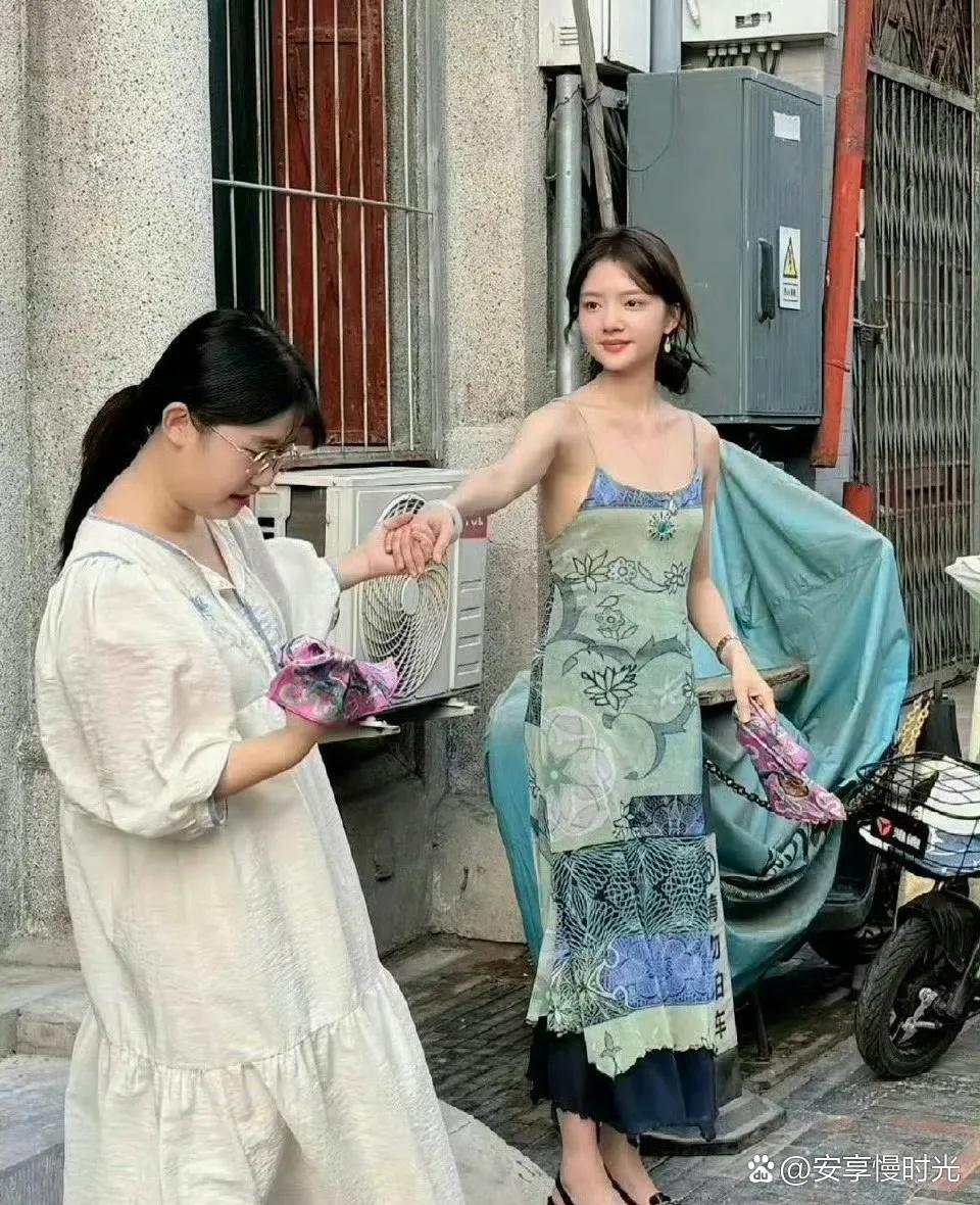 任敏在不同镜头下显得也很出众，一点都不普通