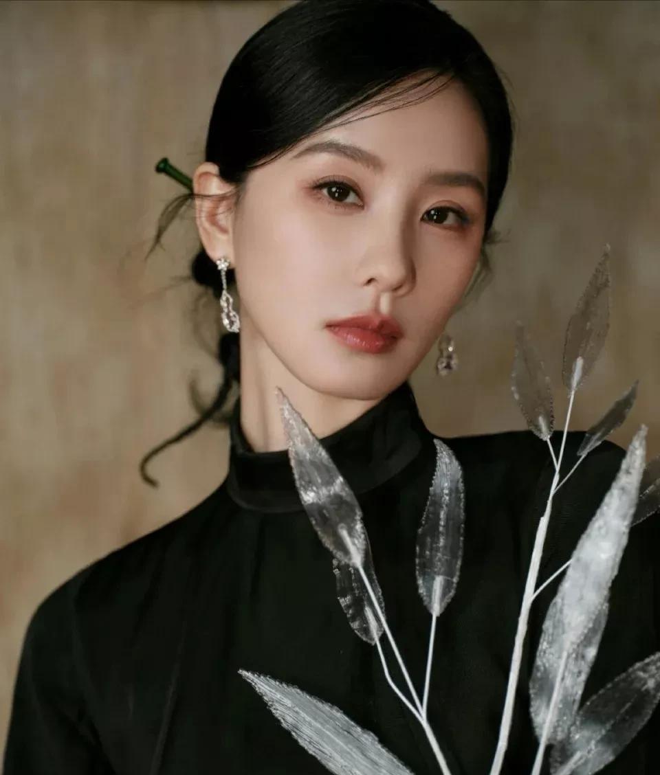 刘诗诗只要不塌房，她还有没有演技己经不重了　　因为她的优势不是演技，也不是美丽
