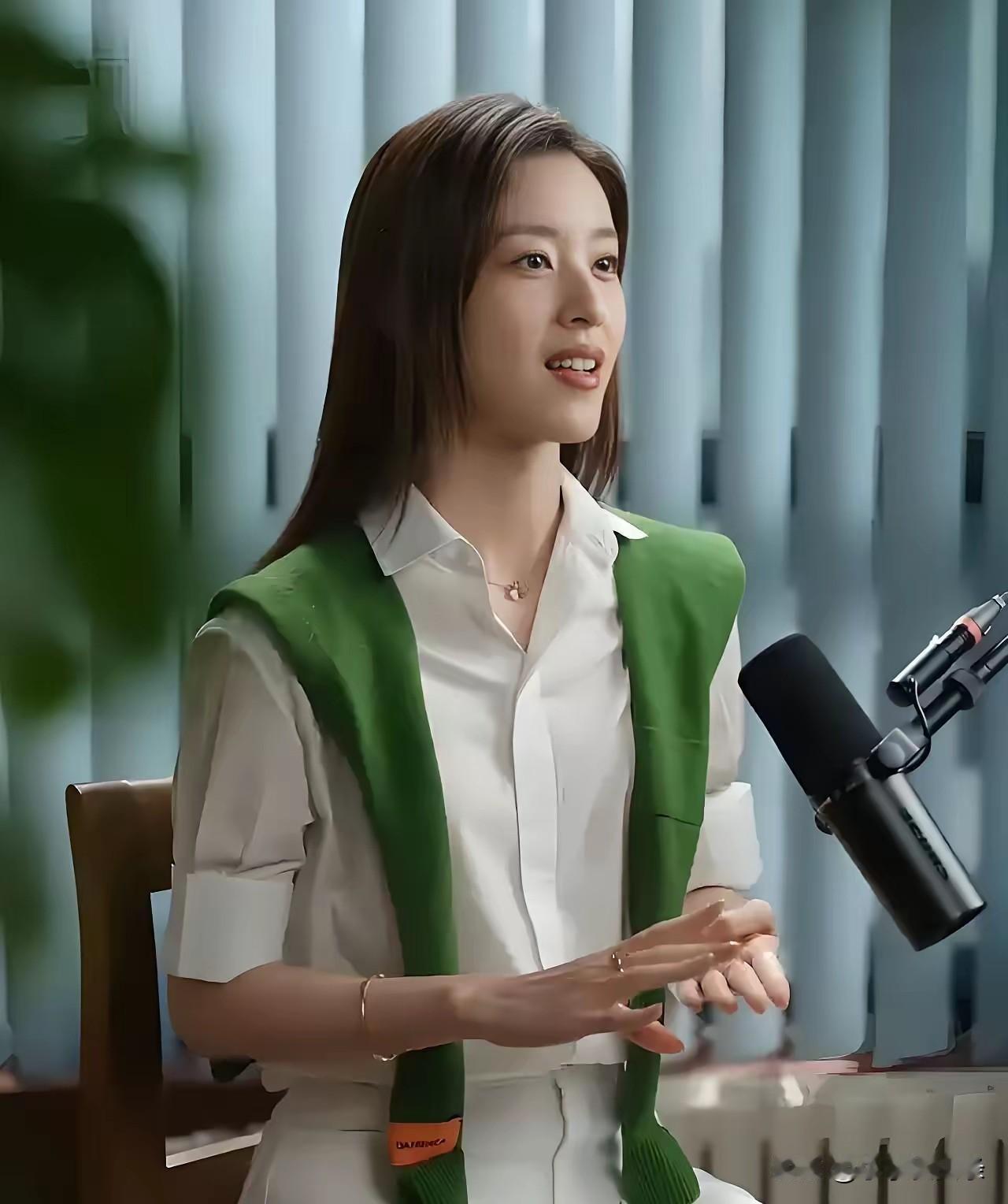 章泽天真的给所有女生上了狠狠一课。可以嫁条件好的人，可以不用为生活奔波吃