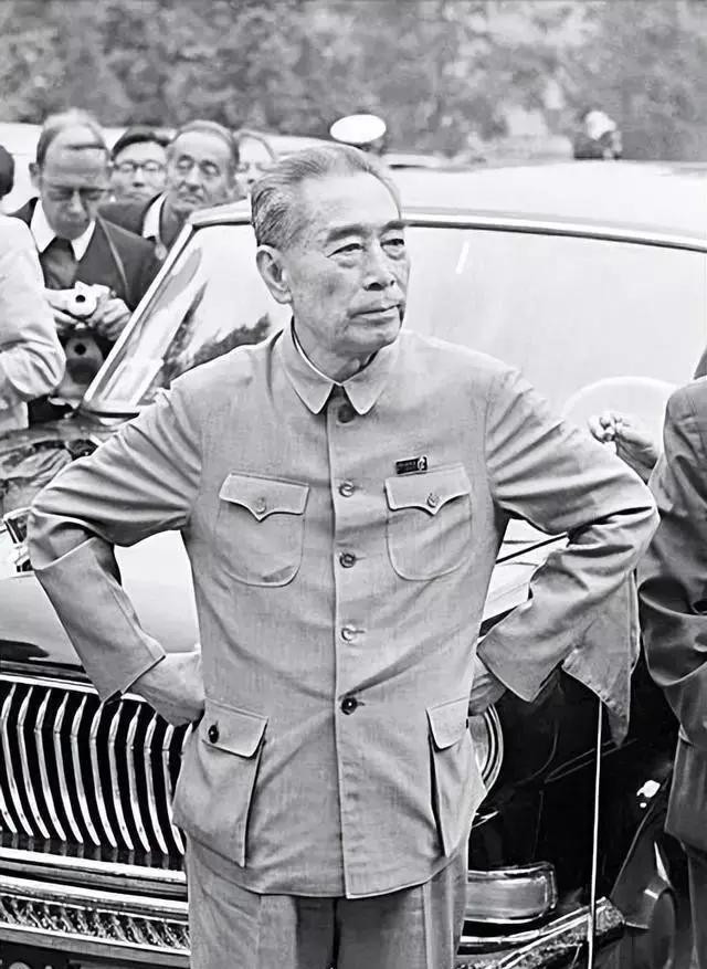 1976年1月11日，周总理的遗体火化。当时出现了一个意外情况，群众不见周总理的