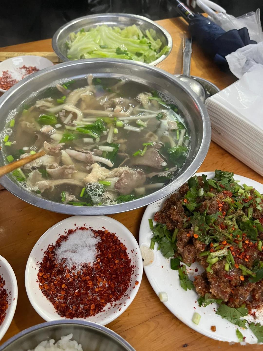 四川小县城乐山市犍为县被低估的美食小城！成都人到乐山吃，乐山人到犍为吃，乐山