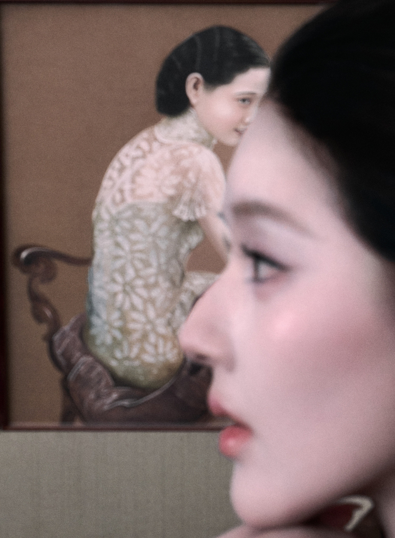 赵露思，上城士摄影：曾无上城士9月赵露思封面赵露思穿上了六十年前的旗袍