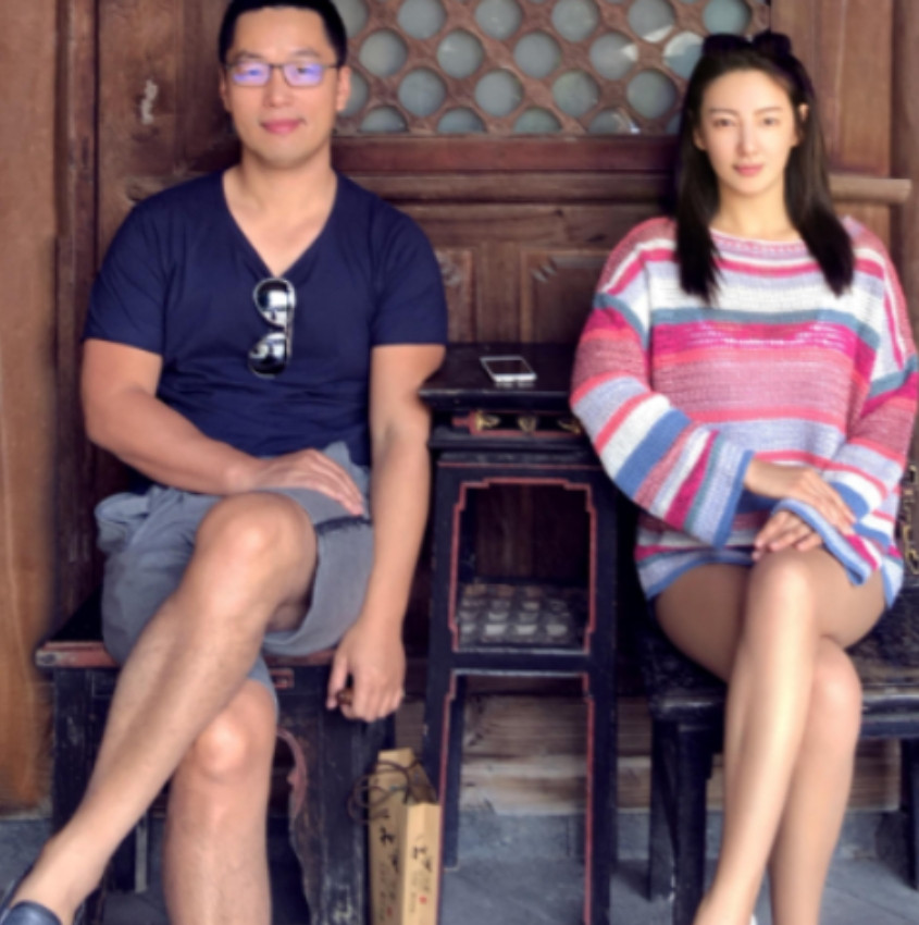 2016年，张雨绮和相识70天的富商袁巴元闪婚，不久后就火速生下了一对龙凤胎，没