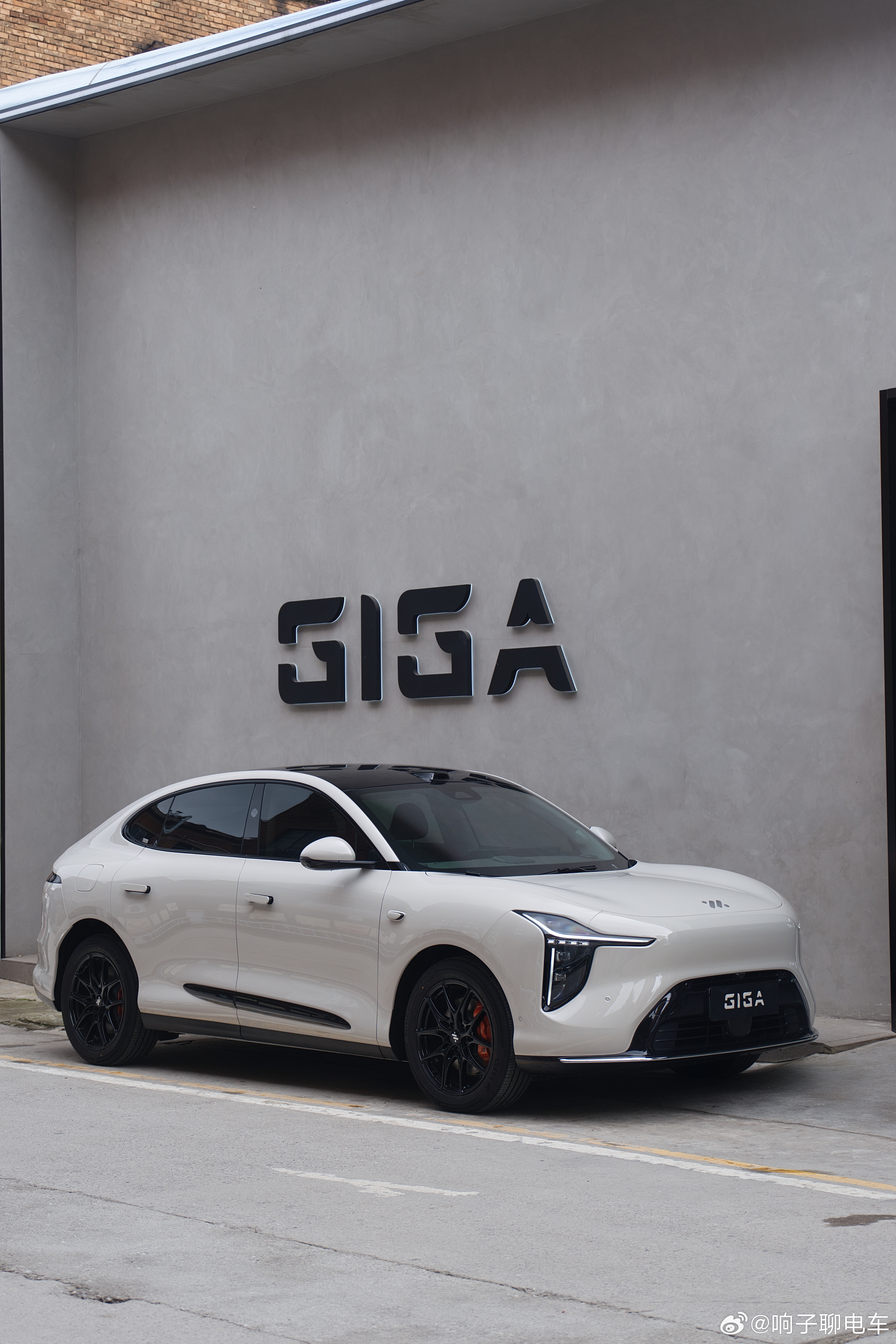 智己女车主颜值有多高？来看这组昆明车友的写真，请点击查看原图，一次看爽你[吃瓜]