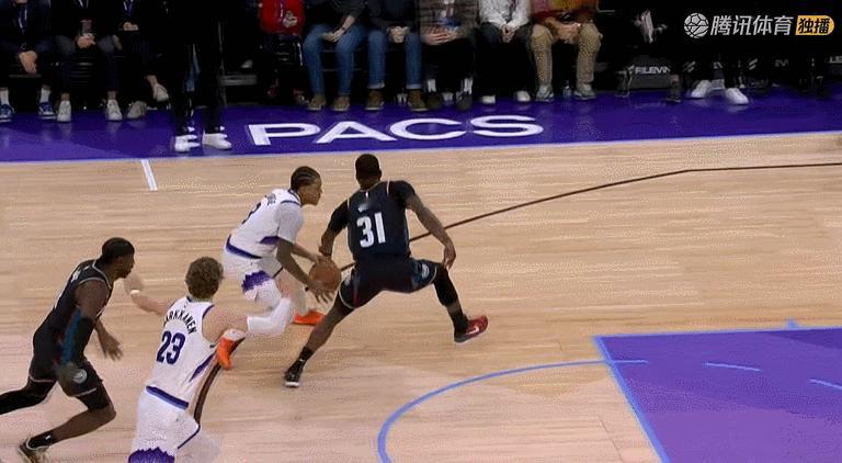 乔治！！！乔治抛投绝杀活塞，东部第一来到西部也得脱层皮！在刚刚结束的一场比赛