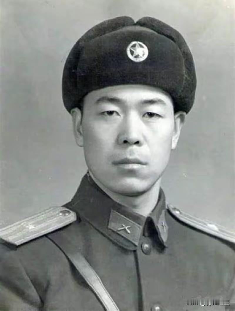 岳振华（1925年5月~2013年10月31日），男，汉族，中国共产党党员，河北