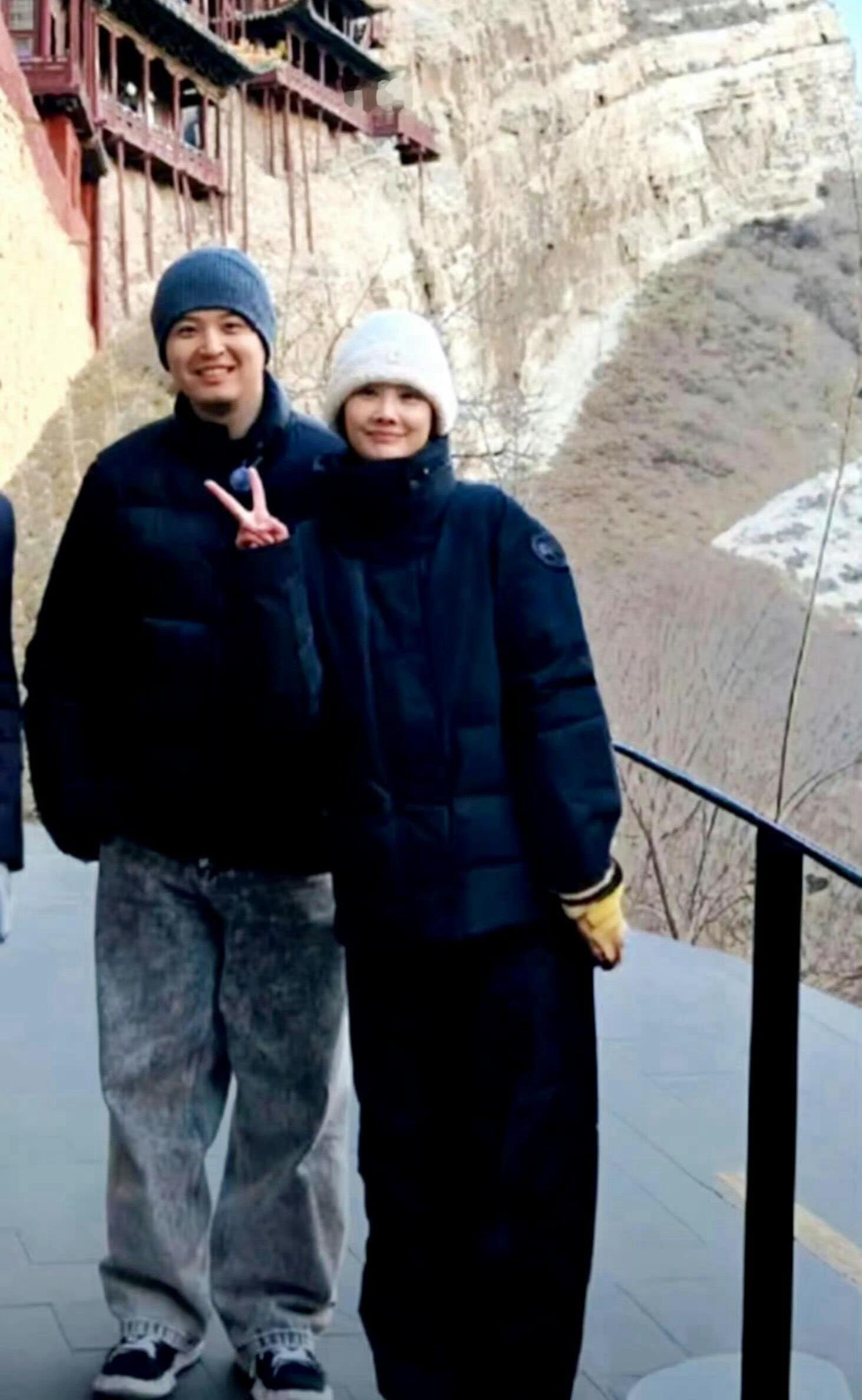 网友在山西恒山悬空寺偶遇马頔李纯夫妻，俩人有共同爱好旅游美食真的好幸福，不过也有
