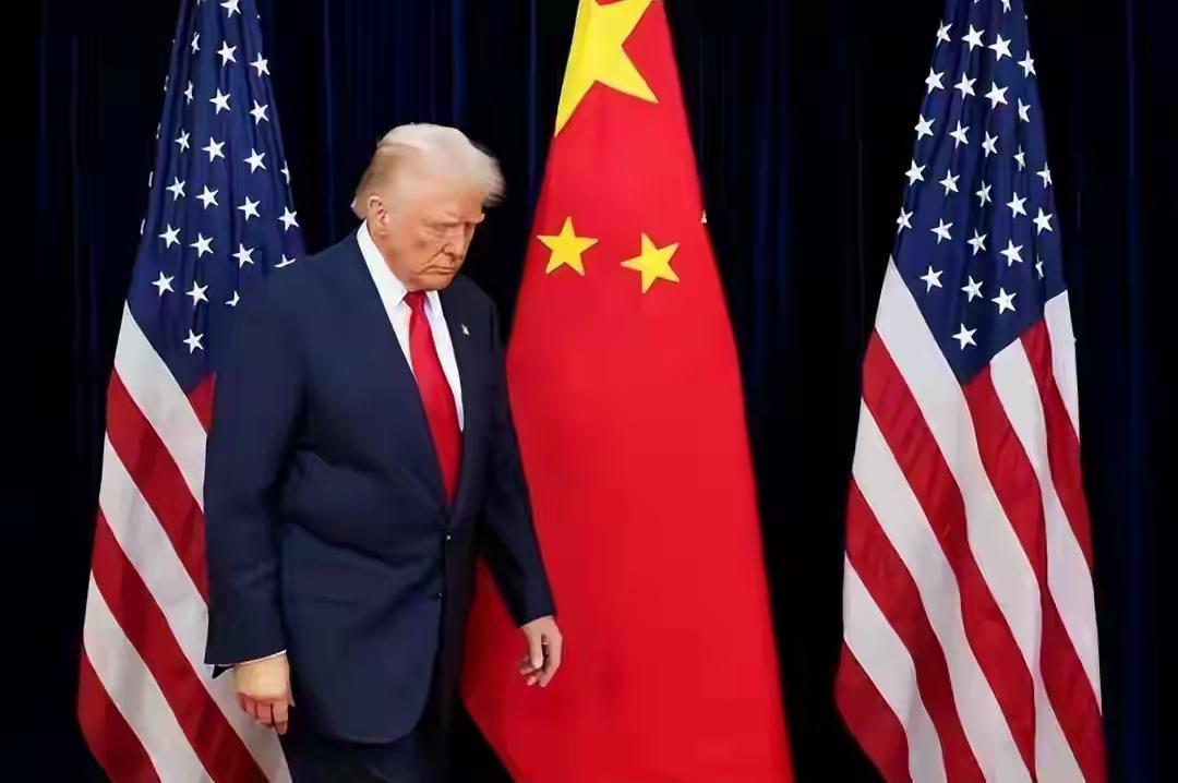 彻底不装了！特朗普以最荒诞的方式，让我们认识最真实的美国特朗普撕开滤镜：这场政