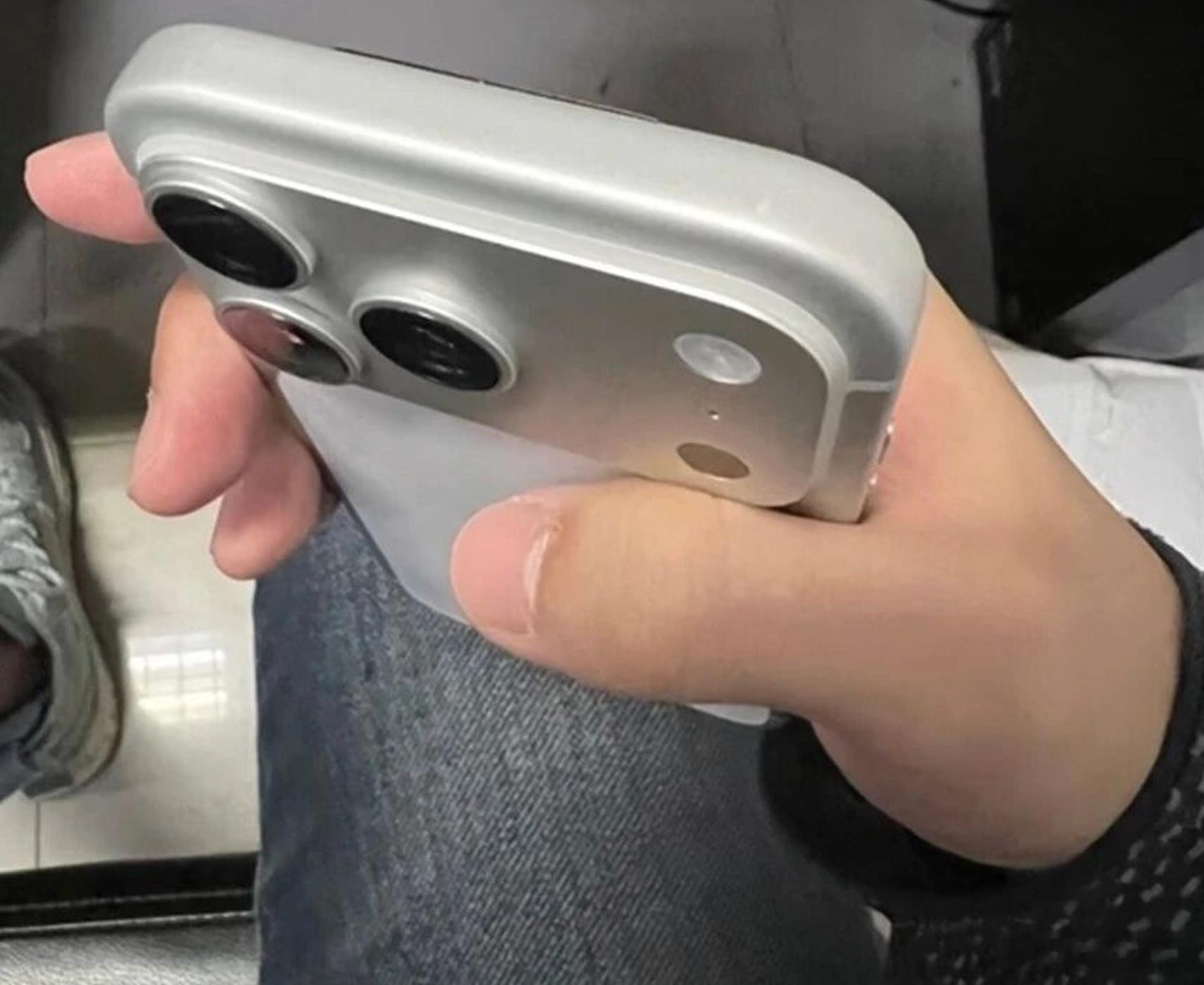 iPhone确实一代比一代结实，这句话放在钛合金时代我认，但放到17Pro和1