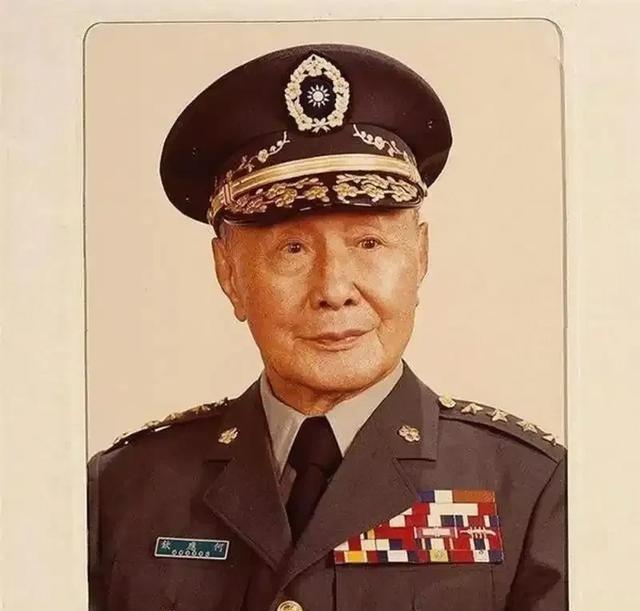 1949年，蒋介石：“何应钦，没杀他，已经是我对他最大的恩典了。”何应钦本来想去